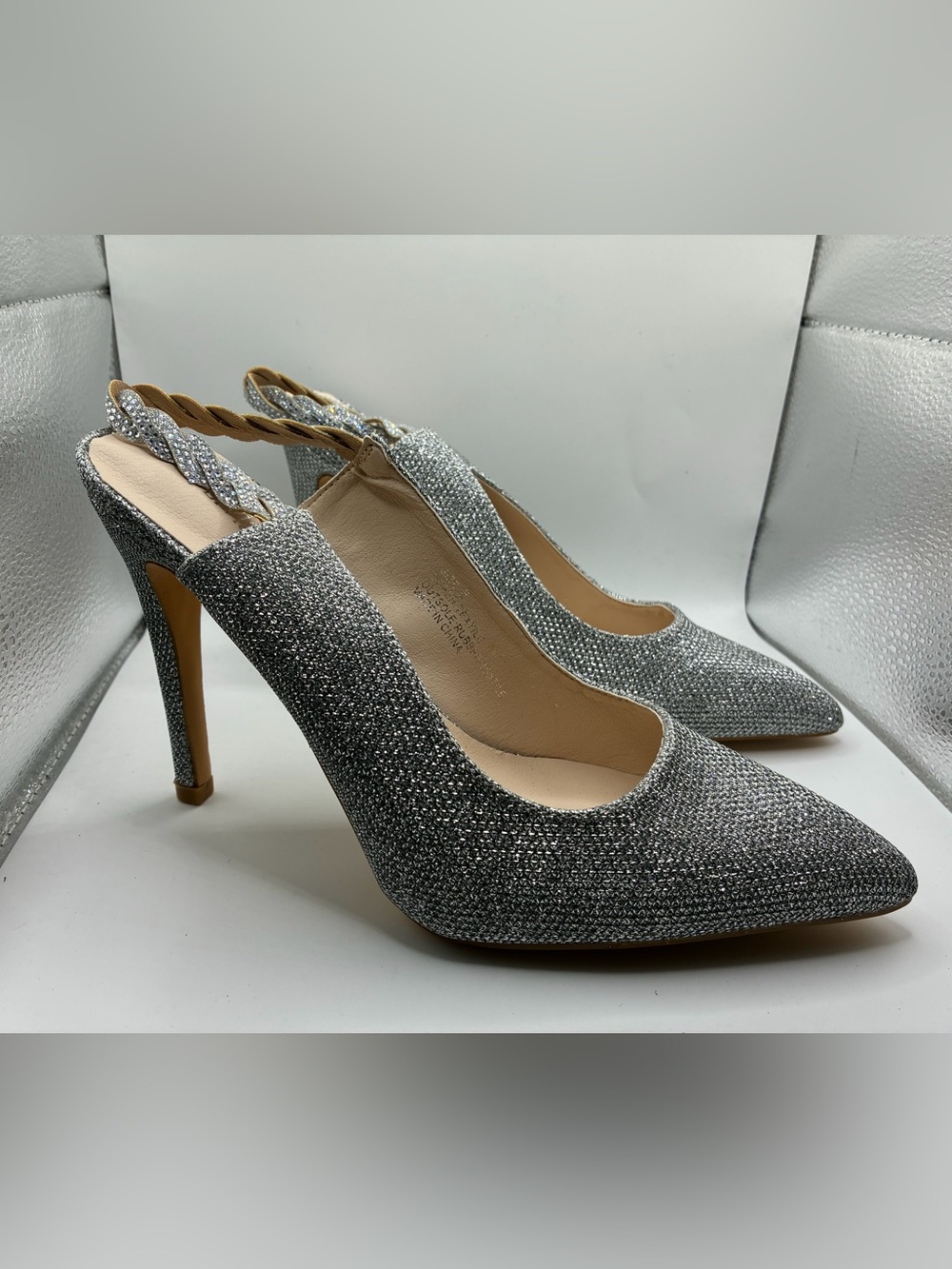Olivia Miller Lila Silver Glitter Slingback Stiletto Heels Women’s Size 8 NWD